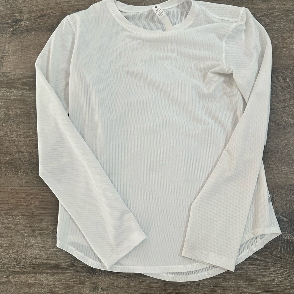 lululemon athletica White running and training Long Sleeve Tee shirt size 2